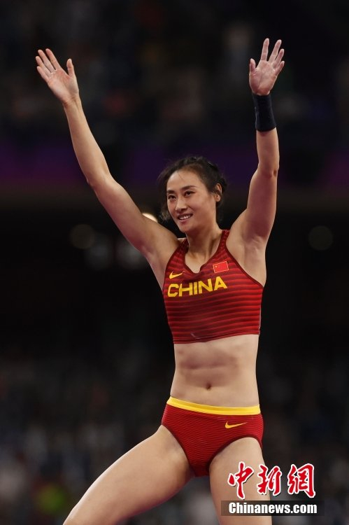 (杭州亚运会)中国选手李玲夺女子撑杆跳金牌