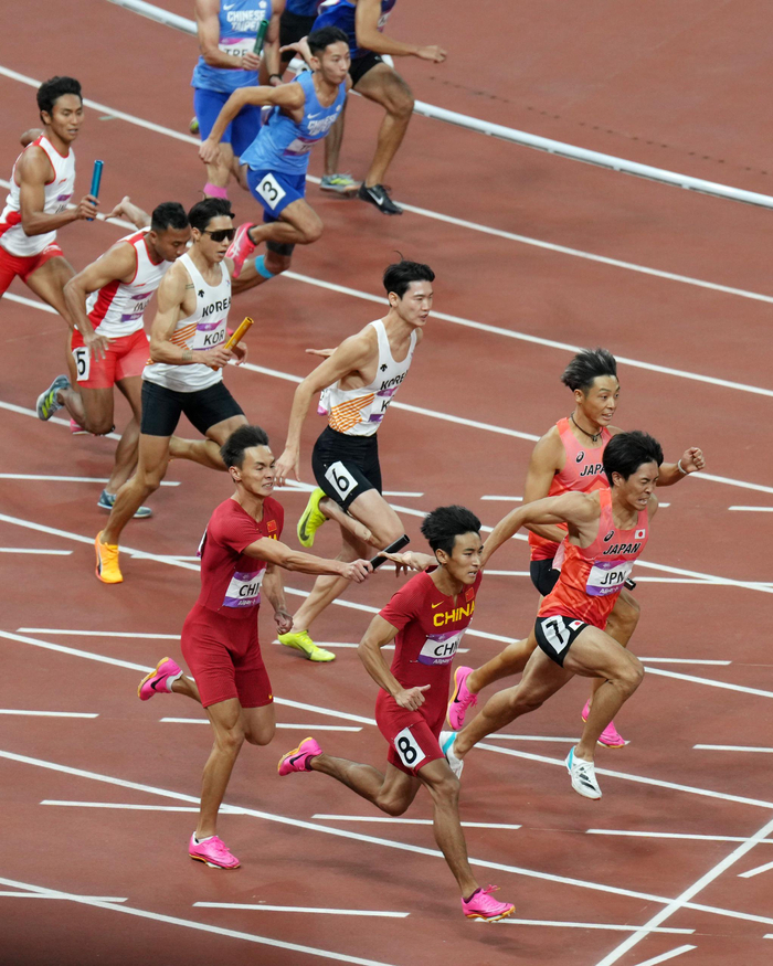 田径——男子4x100米接力决赛赛况|田径|接力|谢震业_新浪新闻