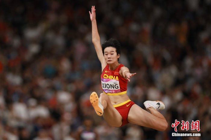 (杭州亚运会)中国选手熊诗麒夺女子跳远金牌