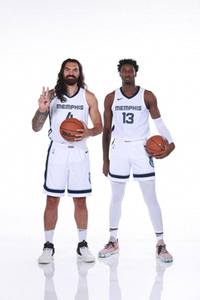 也挺强啊灰熊定妆照罗斯斯玛特贝恩后场莫兰特未出镜