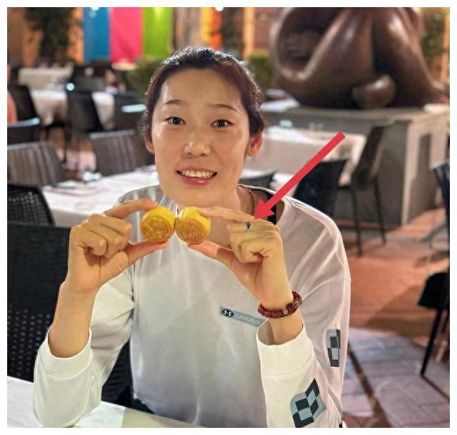 朱婷|戒指|中指_新浪新闻