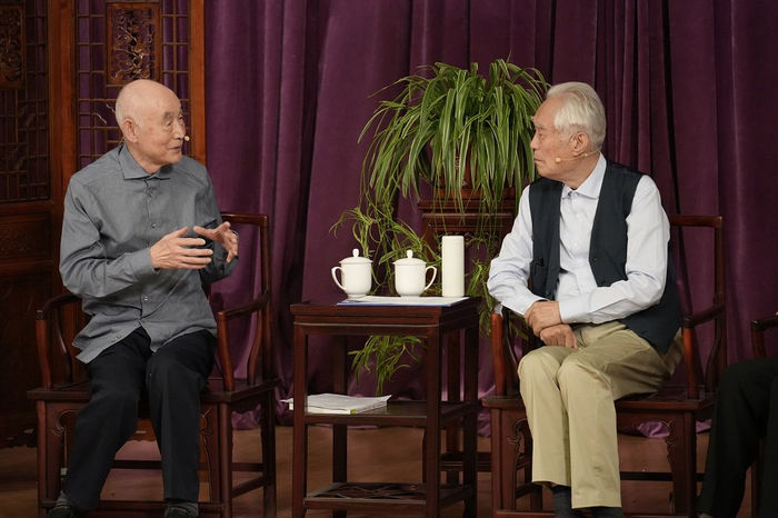 冯尔康、阎崇年两位先生切磋琢磨