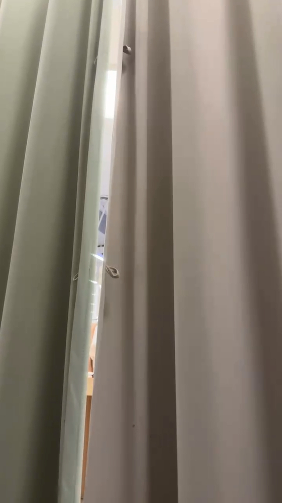 躲在试衣间里的小虹 小虹供图