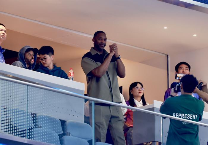 前NBA巨星麦迪也来到了现场观赛。 澎湃新闻记者 赵昀 图