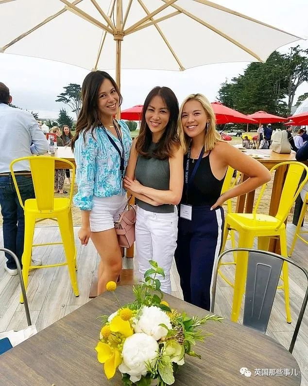 （蔡美儿和女儿们，图片来自Dailymail）