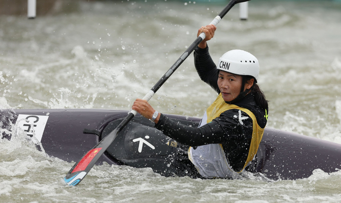 皮划艇激流回旋李露晋级女子单人皮艇半决赛