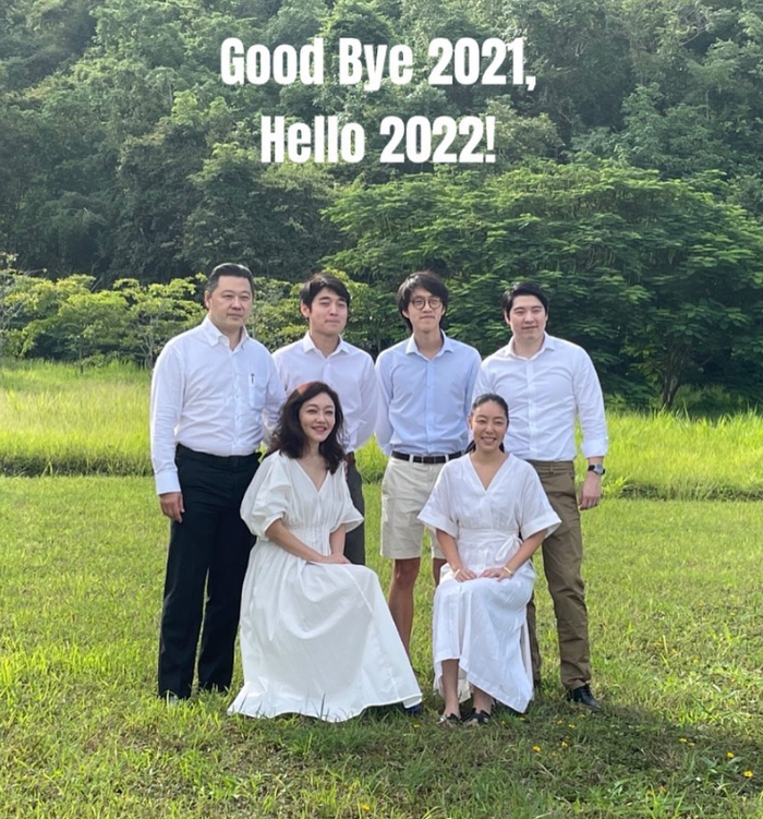 ▲谢吉人一家，谢吉人妻子是韩国人，主要活跃在艺术界和慈善公益事业