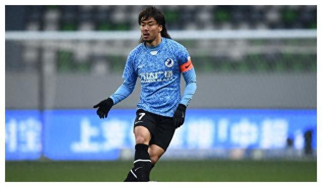 国足传奇球星赵旭日告别巅峰,或迎退役之际