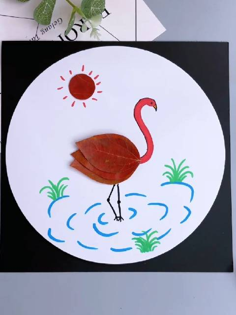 路边捡几片树叶,和孩子一起做简单又好看的火烈鸟树叶贴画吧!