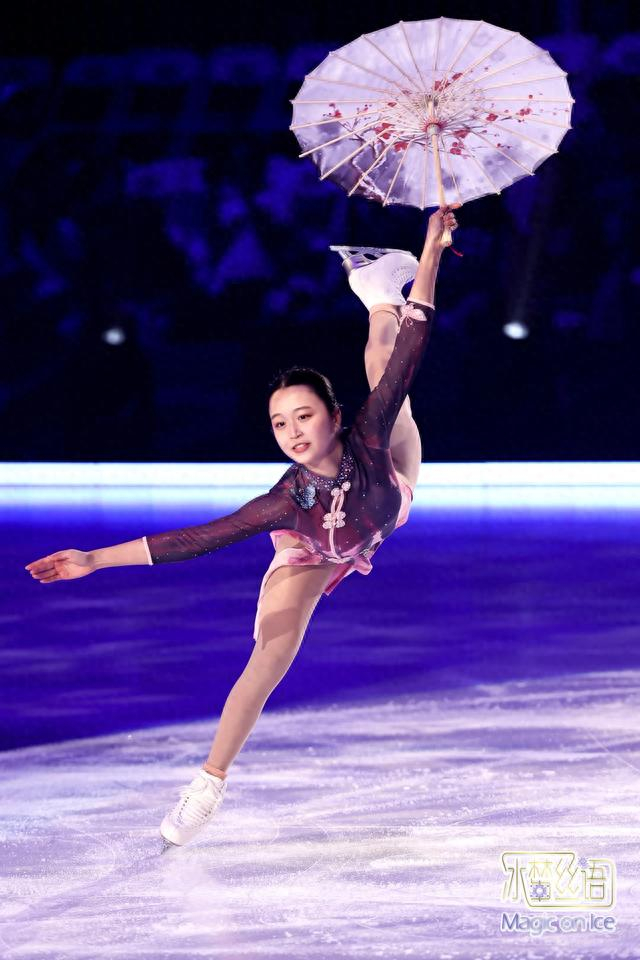 速滑名将朱易在《冰梦丝语》演出。图片来源：国家速滑馆
