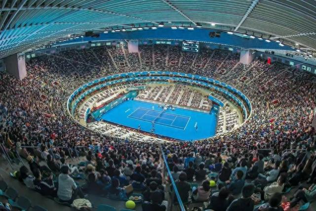 2000万打球人加持暌违3年的网球中国赛季热火朝天