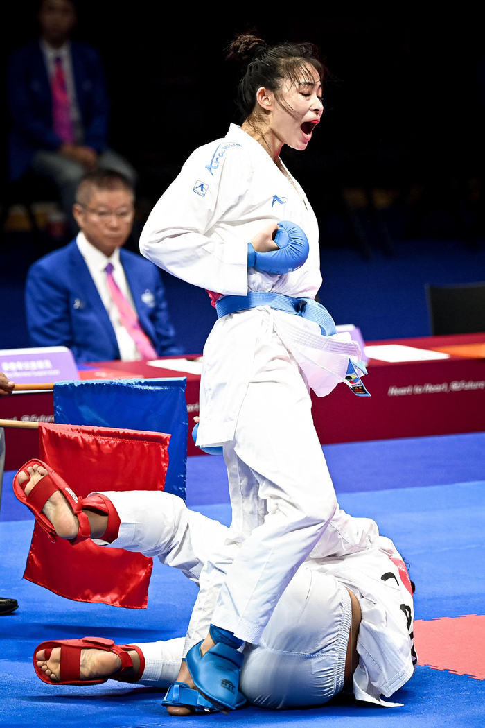空手道——女子组手61公斤级比赛赛况|空手道|龚莉|半决赛_新浪新闻
