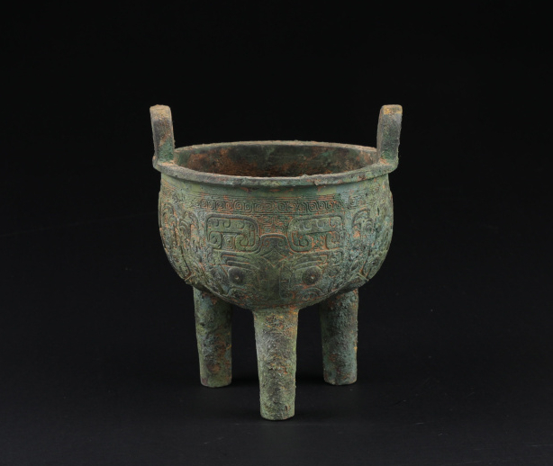 商代饕餮纹铜鼎（复制品）