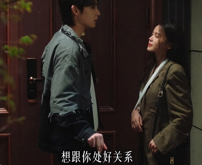 芒果台黑马剧《暗里着迷》开播 霸总姐弟恋故事让观众为之着迷