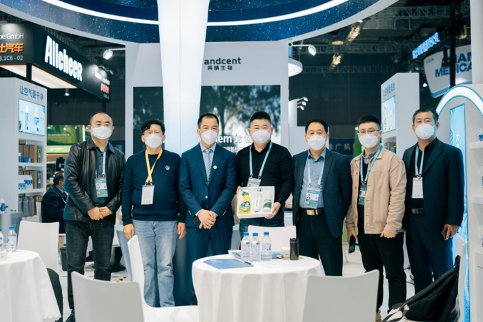 第五届进博会山东客户签约现场