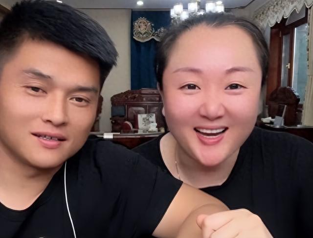 千万网红"北京胖姐",拿命吃出2亿身家,立遗嘱:遗产全给老公|网红_新浪