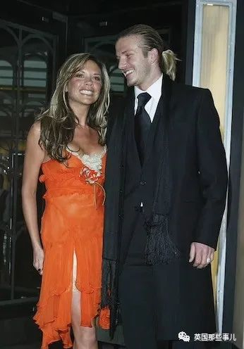 （一起出席活动）