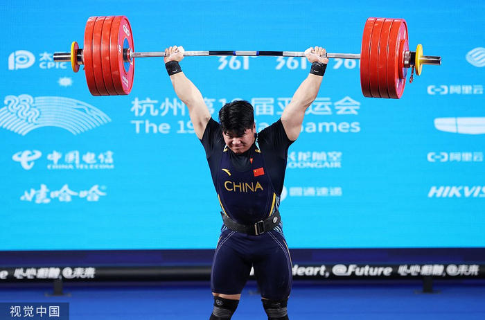 刘焕华为中国男子举重在大级别项目上实现了突破。