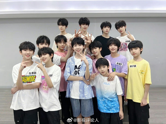 TF家族四代暑期花絮!|汪浚熙|智恩涵|张桂源|李嘉森|官俊臣_新浪新闻
