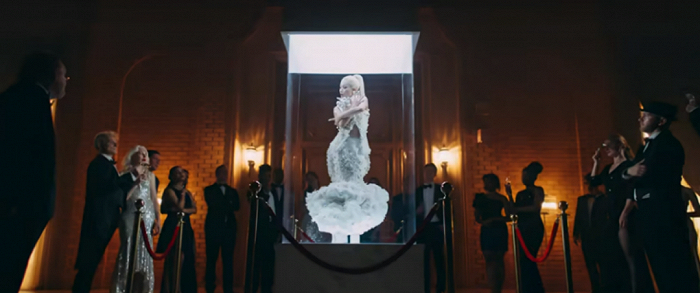 △《Nxde》mv中对男凝的隐喻和讽刺