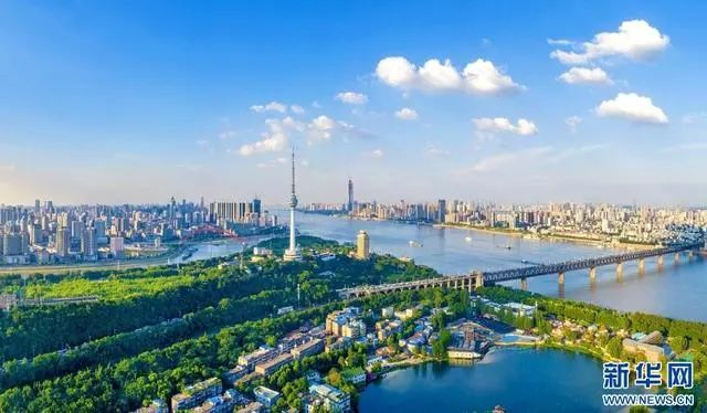 航拍江城武汉。新华网发