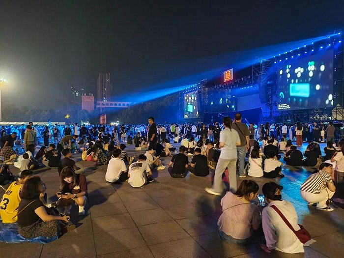 ▲ 石家庄rock home town原创音乐节演出现场。图 / 每日人物摄