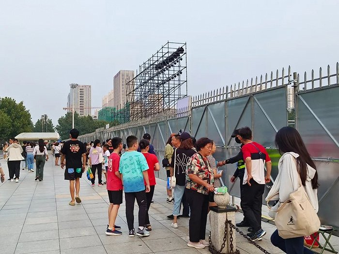 ▲ 石家庄rock home town原创音乐节外围。图 / 每日人物摄