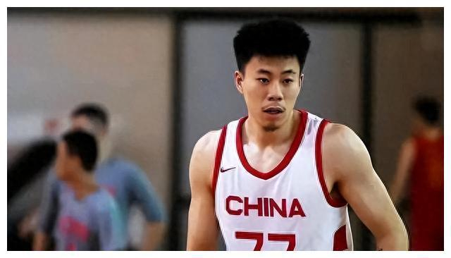 批评篮球领队张镇麟的自欺欺人行为让体育环境充满活力