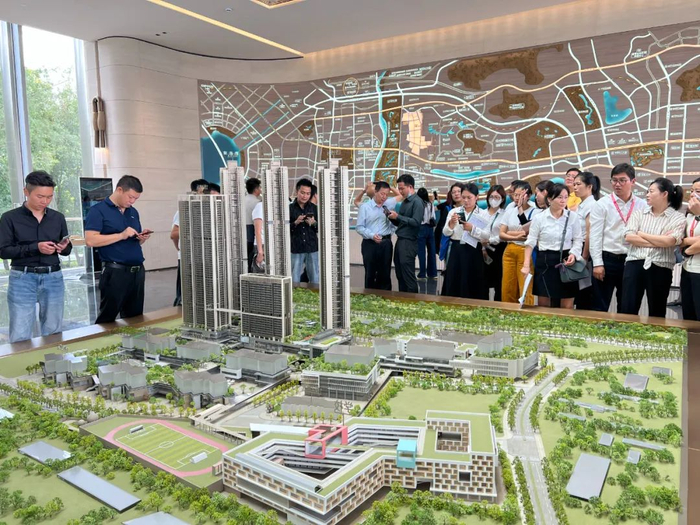 〓 绿景白石洲售楼处 图/杨依依 