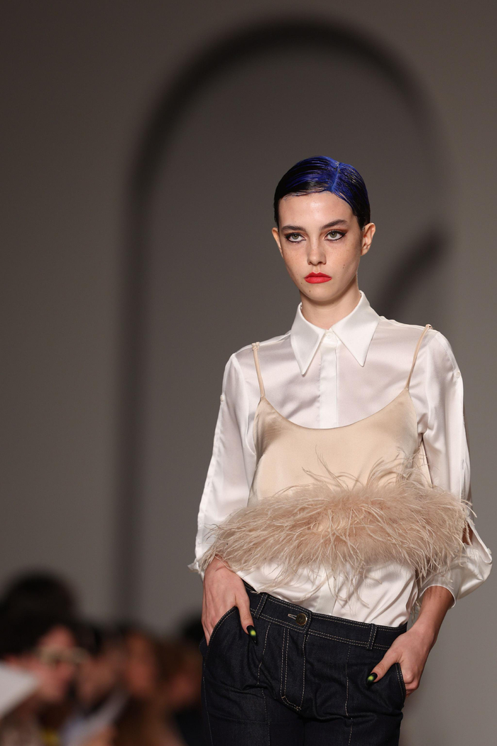 里斯本时装周——设计师卡洛斯·吉尔时装秀|卡洛斯|吉尔|时装周_新浪