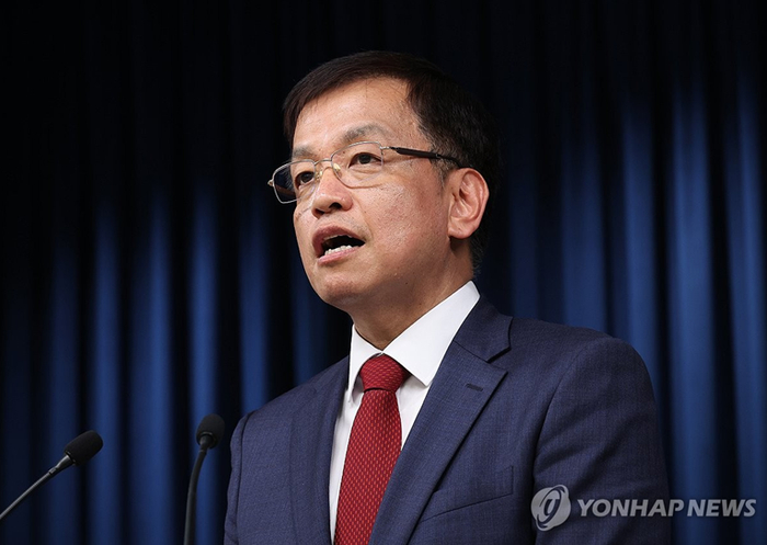 韩国总统办公室经济首席秘书崔相穆 （韩联社）