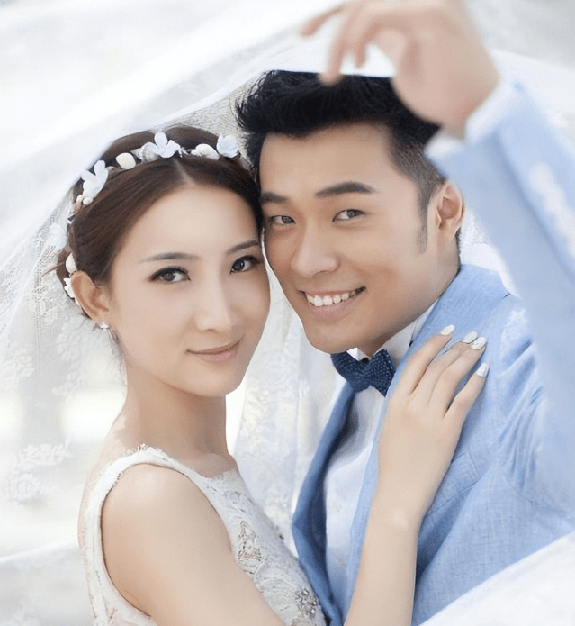 要说这俩是婚内出轨吧,两人又都跟另一半提了离婚,只能说陈赫和张子萱