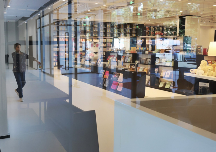10月9日，方庄文化艺术中心内的书店即将开业。新京报记者 陶冉 摄
