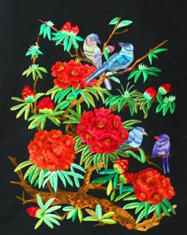 非遗 | 云南楚雄彝绣亮相米兰时装周