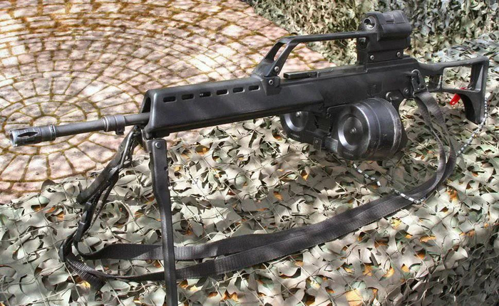 95式班用机枪为什么要装刺刀?有必要吗?丨轻武专栏|95式_新浪新闻