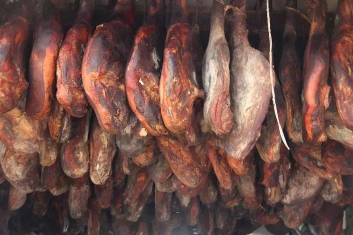 别看它外表黝黑、干皱，洗干净后却是个小鲜肉哦