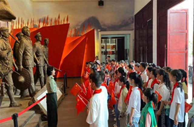 缤纷双节嘉游赣红色印记看江西