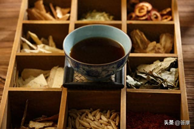潘毅 | 中医说的「按时吃药」,很多人都没搞清楚|脏腑|中成药|时辰|五行|经络_新浪新闻