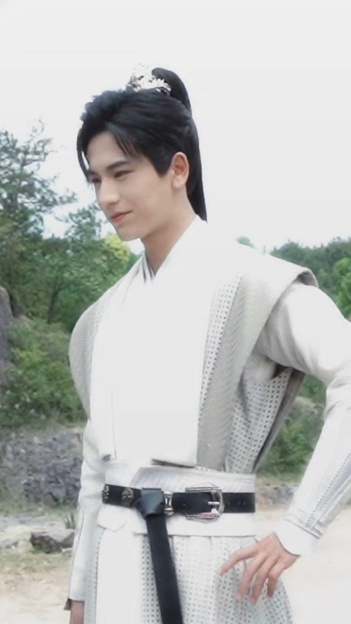 乾版齐晓轩破碎感拿捏