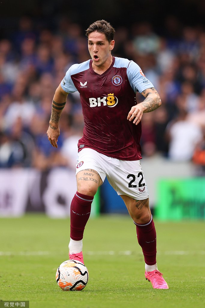 扎尼奥洛目前效力于英超阿斯顿维拉。