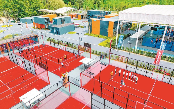     鲁家滩潮玩运动公园板式网球场