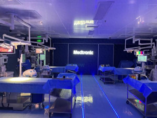 美敦力创新中心（上海）的外科手术模拟室。澎湃新闻记者 季敬杰 摄