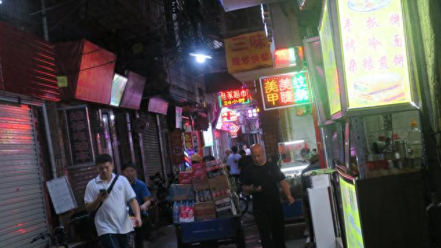 午后的石牌村，太阳在这里提前落山。复旦大学新闻学院学生 左聿瑶 图