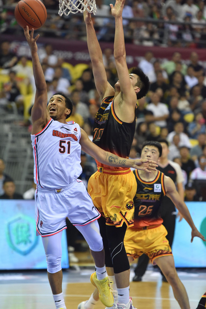 篮球——cba季前赛:广东华南虎胜江苏肯帝亚|广东华南虎|篮球|江苏肯