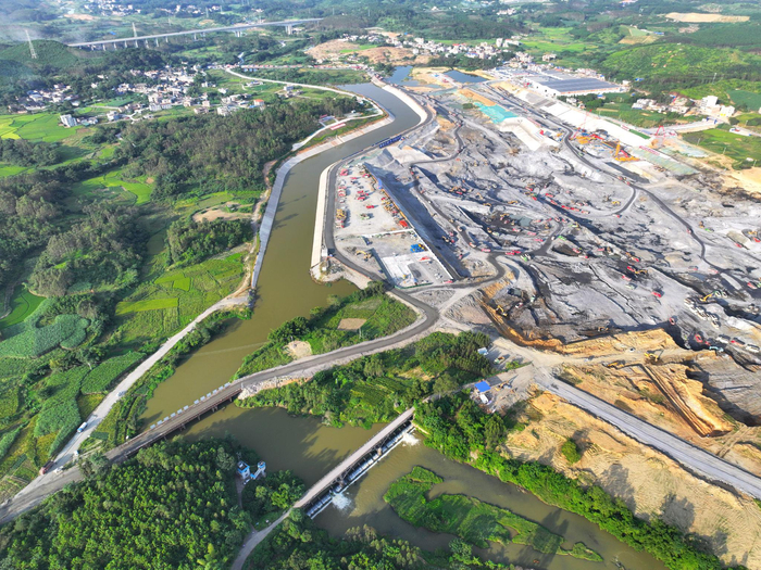 西部陆海新通道骨干工程平陆运河建设掠影|无人机|周华_新浪新闻