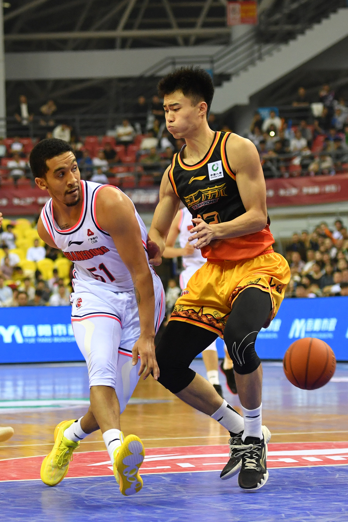 篮球——cba季前赛:广东华南虎胜江苏肯帝亚__财经头条