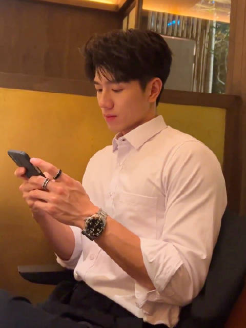 qq封面男生