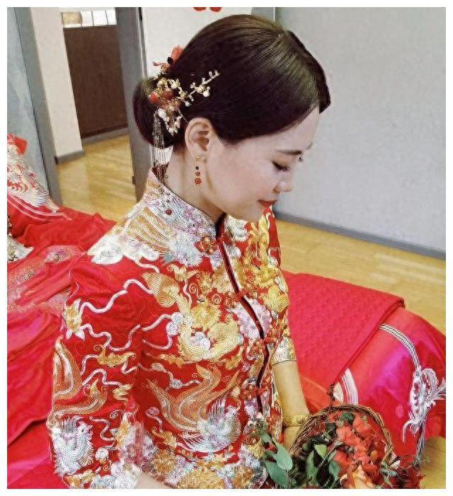 16岁封世界冠军,与帅气富豪共绽华彩|九球|刘莎莎|婚姻_新浪新闻