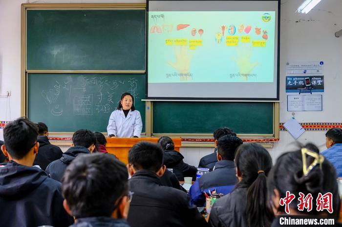 探访西藏藏医药大学从医利众求学路