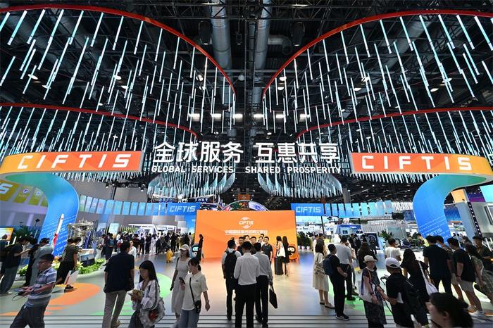 　　2023年服贸会国家会议中心综合展区（2023年9月2日摄）。新华社记者 李鑫 摄